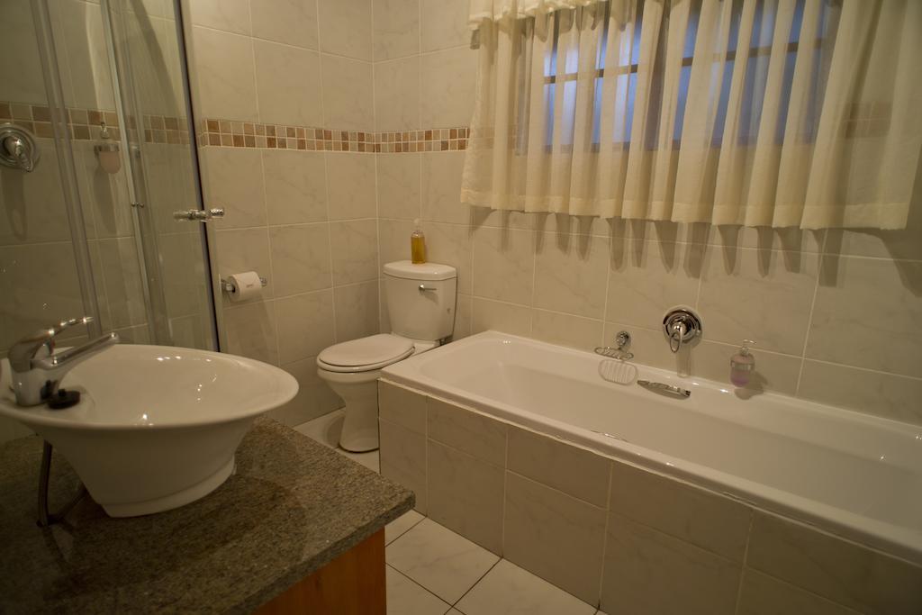The Willows Guesthouse Bloemfontein Room photo